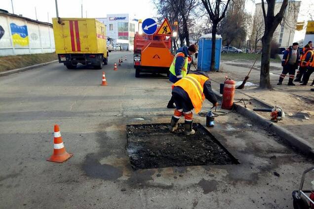 ''Нужен триллион'': эксперт прояснил ситуацию с ремонтом дорог в Украине