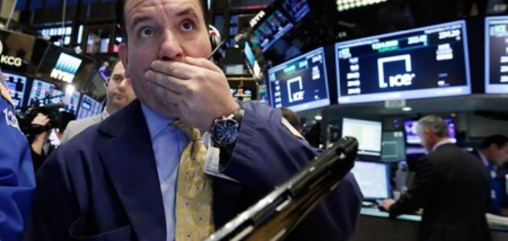 ''У людей стресс!'' В США впервые за 7 лет рухнул технологичный индекс биржи