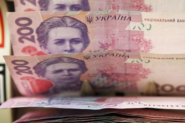 Не тільки через банк: в Україні стало більше місць для переказу коштів