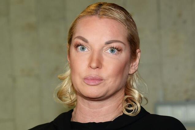 ''Избавилась от отца и пляшет на радостях'': Волочкову затравили за танец в доме престарелых