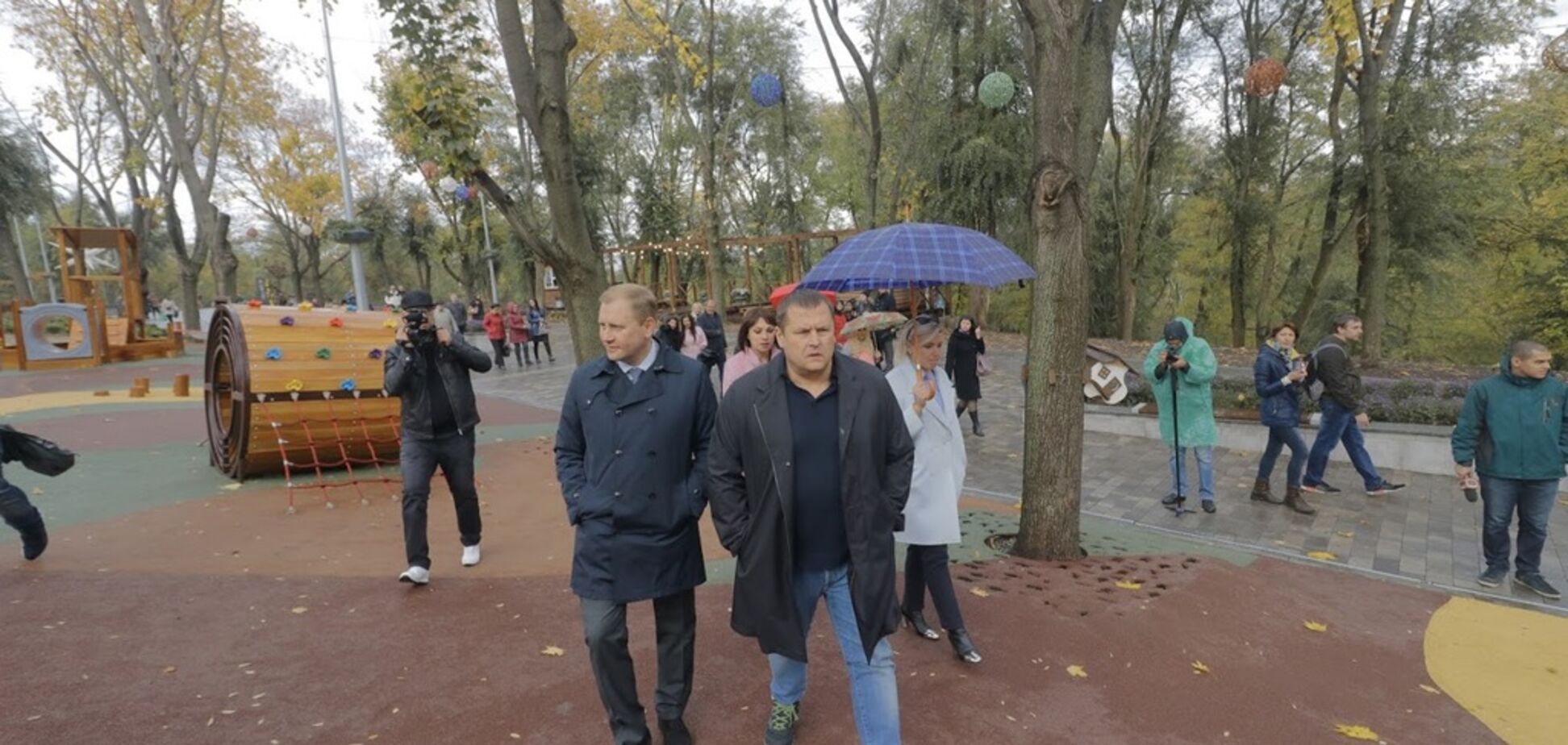 У Дніпрі після реконструкції відкрили центральну алею парку Зелений Гай