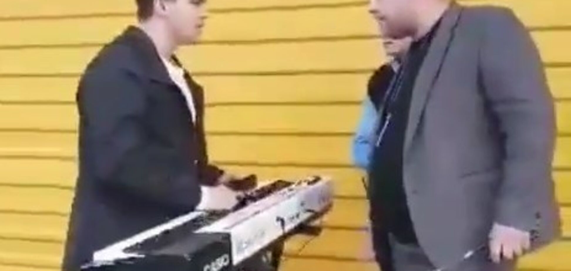 Агрессивный охранник из Запорожья возмутил сеть: видео