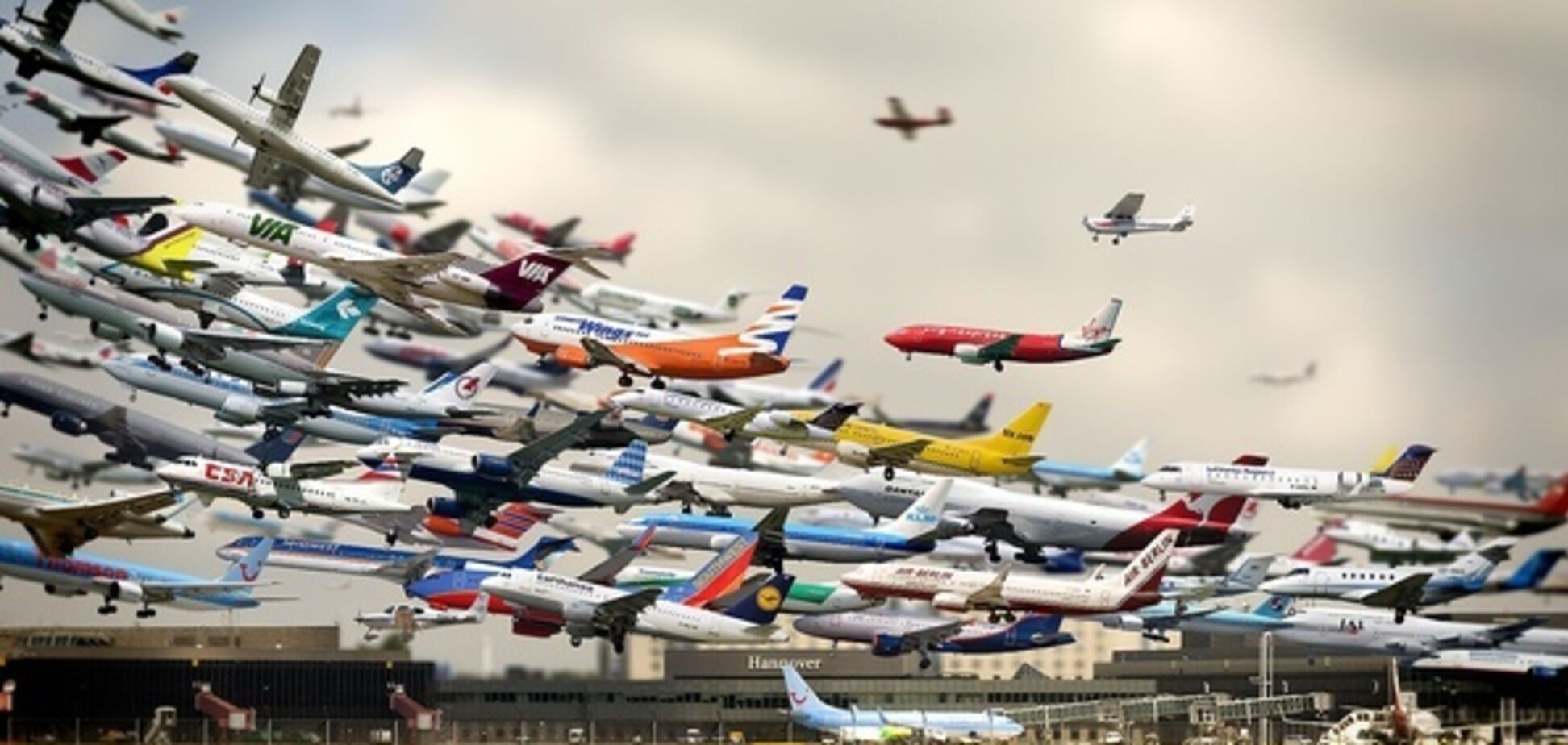 Отучитесь, наконец, хлопать при посадке самолета. Такое есть только у нас