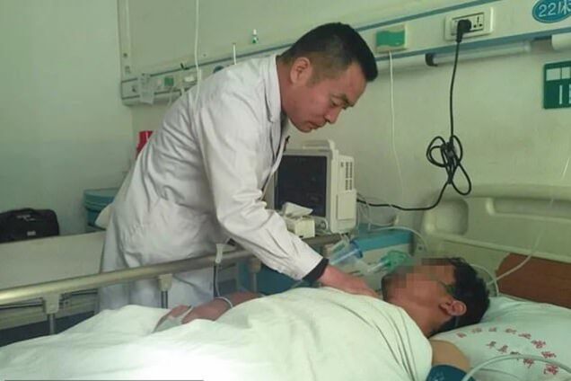 Пьянка удалась: мужчина год прожил с ложкой в животе. Фотофакт