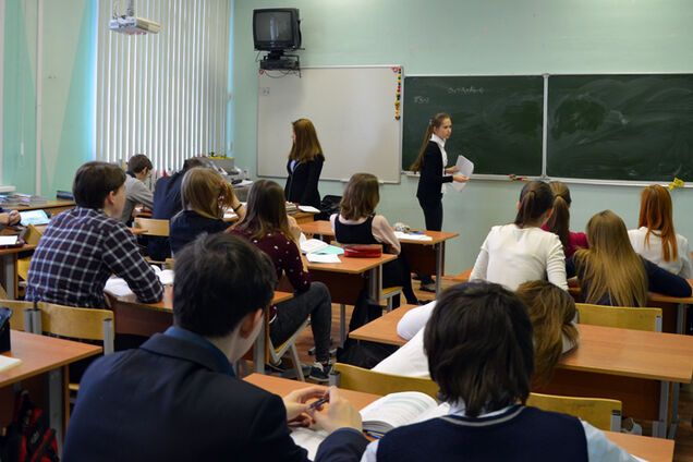 ''Я с тебя не слезу!'' В киевской школе разгорелся новый громкий скандал из-за поборов
