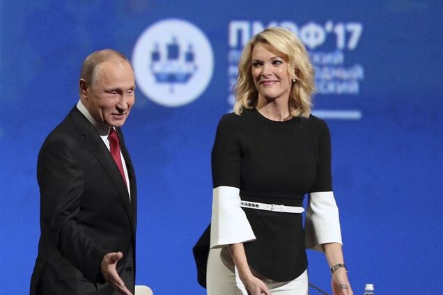 Взявшая у Путина интервью журналистка загремела в расистский скандал