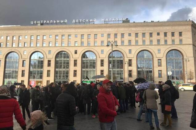 ''Терористи - в ФСБ'': в декількох містах Росії почалися протести. Всі подробиці