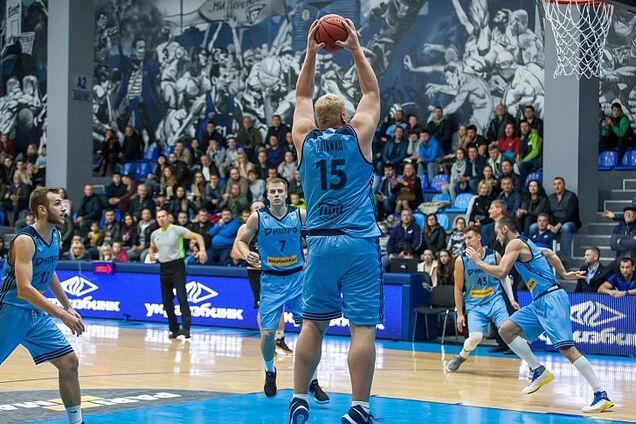 'Дніпро' обіграв 'Черкаські Мавпи' в Суперлізі Парі-Матч