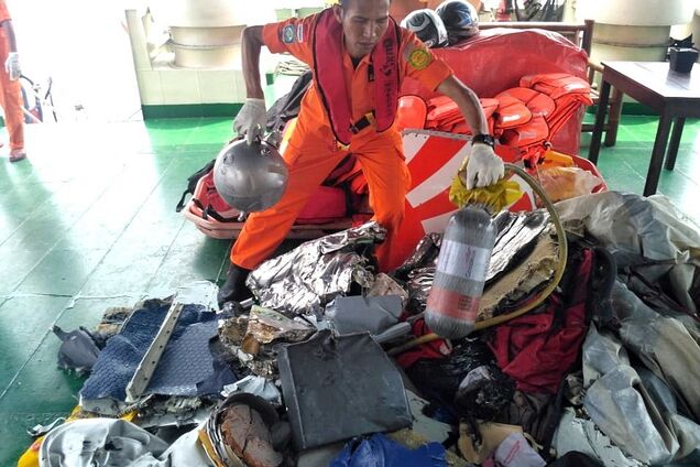 Крушение Boeing 737: в сети показали, кто управлял самолетом. Фото