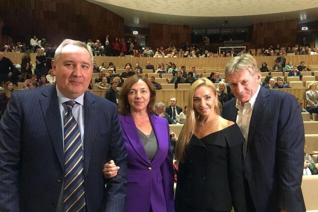 Песков и Захарова засветились на премьере фильма про Крымский мост