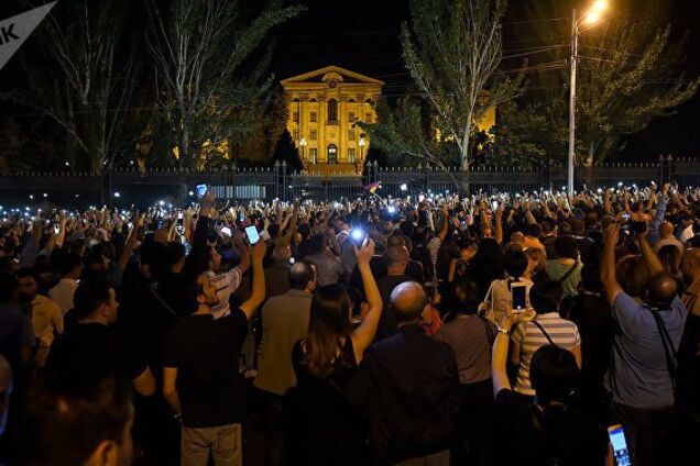 У Вірменії почалися нові масштабні протести: що трапилося. Фото і відео