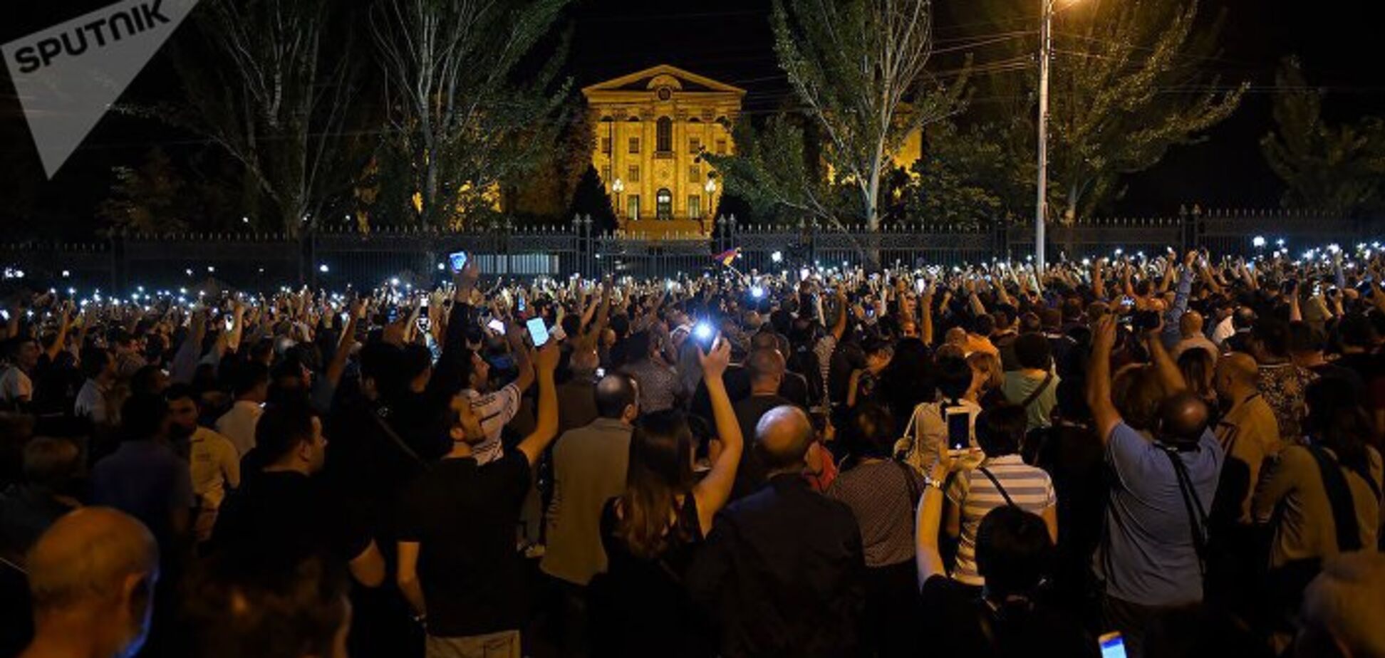 В Армении начались новые масштабные протесты: что произошло. Фото и видео