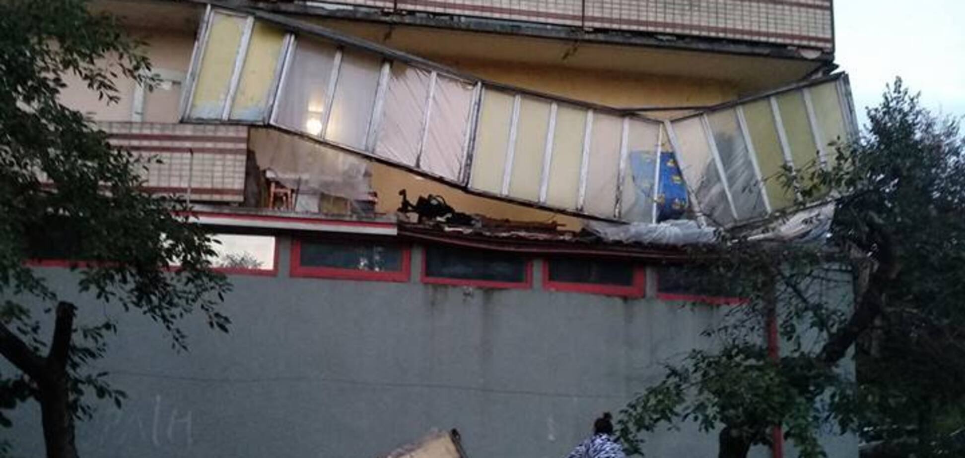 'Осень, падают балконы': киевляне пожаловались на аварийное состояние домов