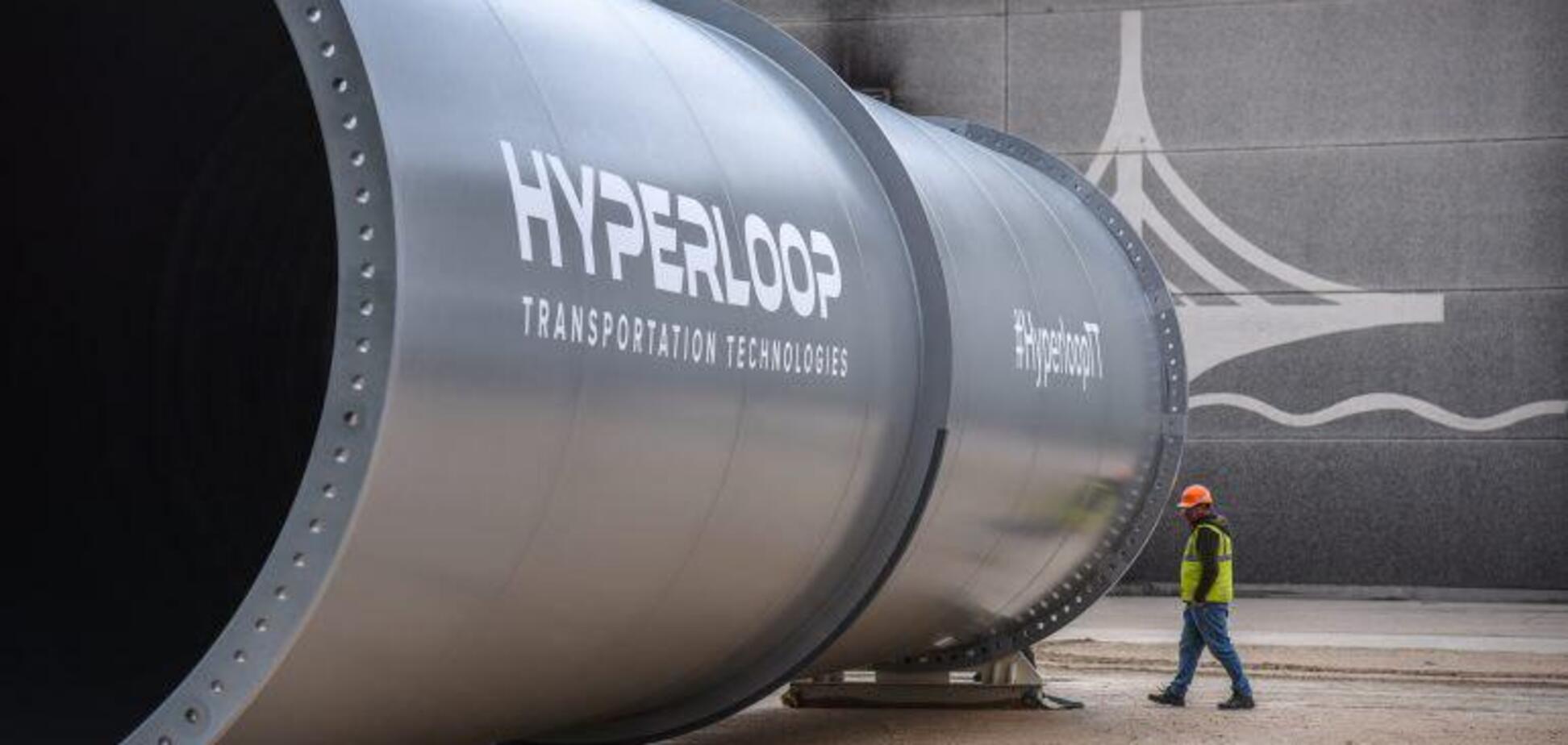 Hyperloop представила первую в мире сверхскоростную пассажирскую капсулу