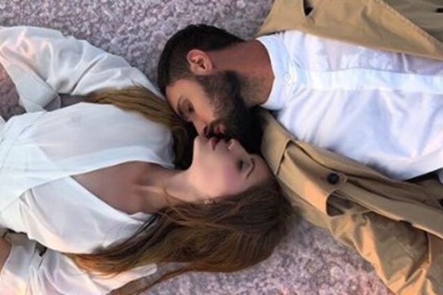 Екс-наречена Козловського висміяла ніжності співака з молодою моделлю