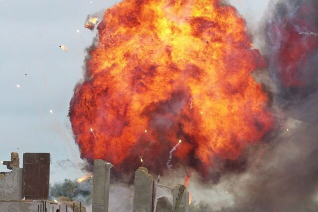 ''Был дот и нету'': в сети появилось видео мощного удара по террористам 'Л/ДНР'