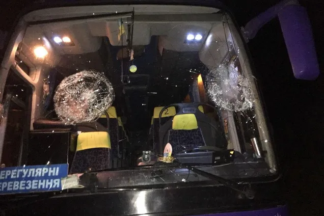 У Рівному автобус з вірянами закидали камінням — росЗМІ