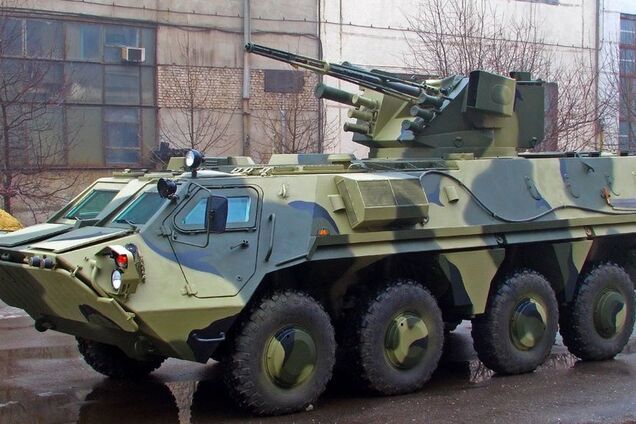 Суперозброєння зі спецсталі: ЗСУ передали нові БТР-4