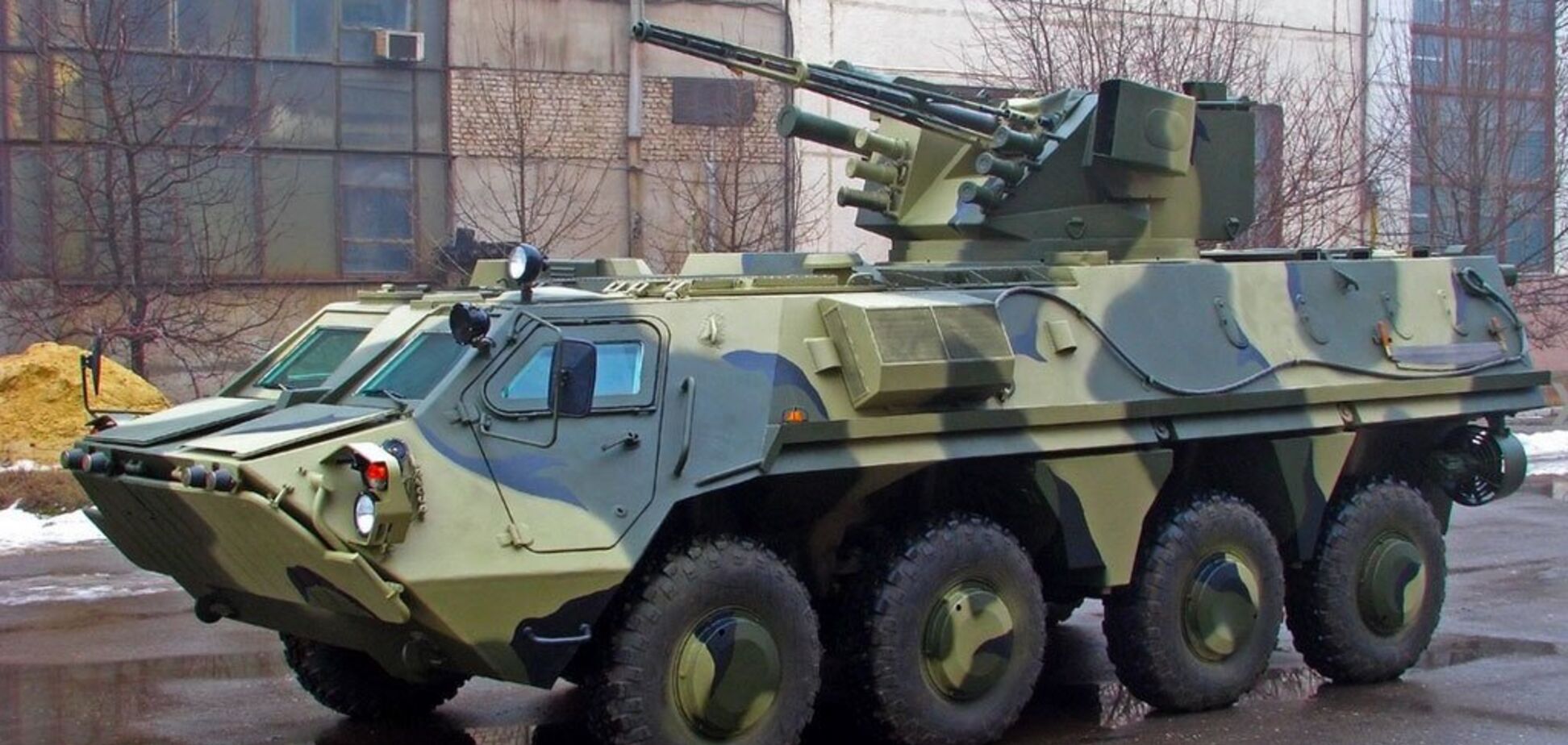 Супервооружение из спецстали: ВСУ передали новые БТР-4