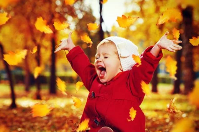 Останнє тепло: синоптики уточнили прогноз по Україні