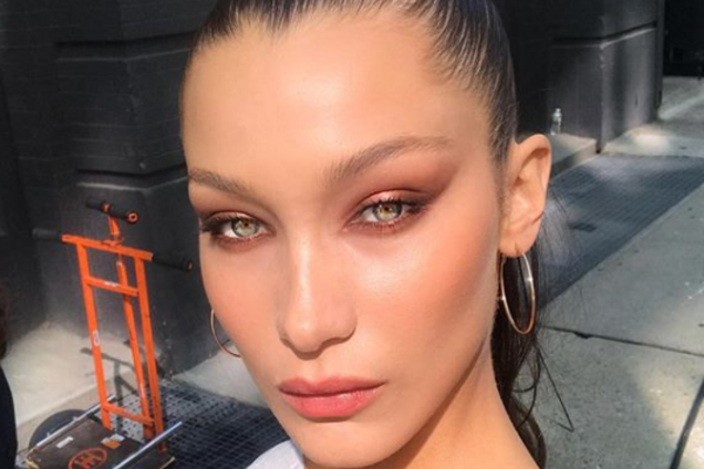 Їж, як 'ангел': Белла Хадід розкрила вміст свого холодильника