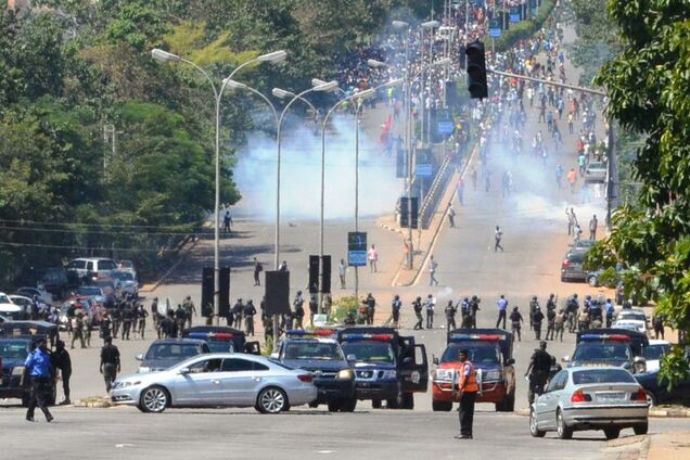 У Нігерії силовики розстріляли кілька десятків протестувальників: що сталося