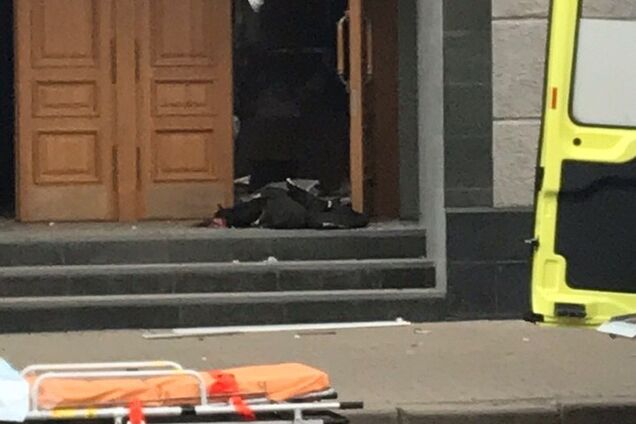 Взрывная волна на десятки метров: очевидец рассказал о ЧП возле здания ФСБ в России