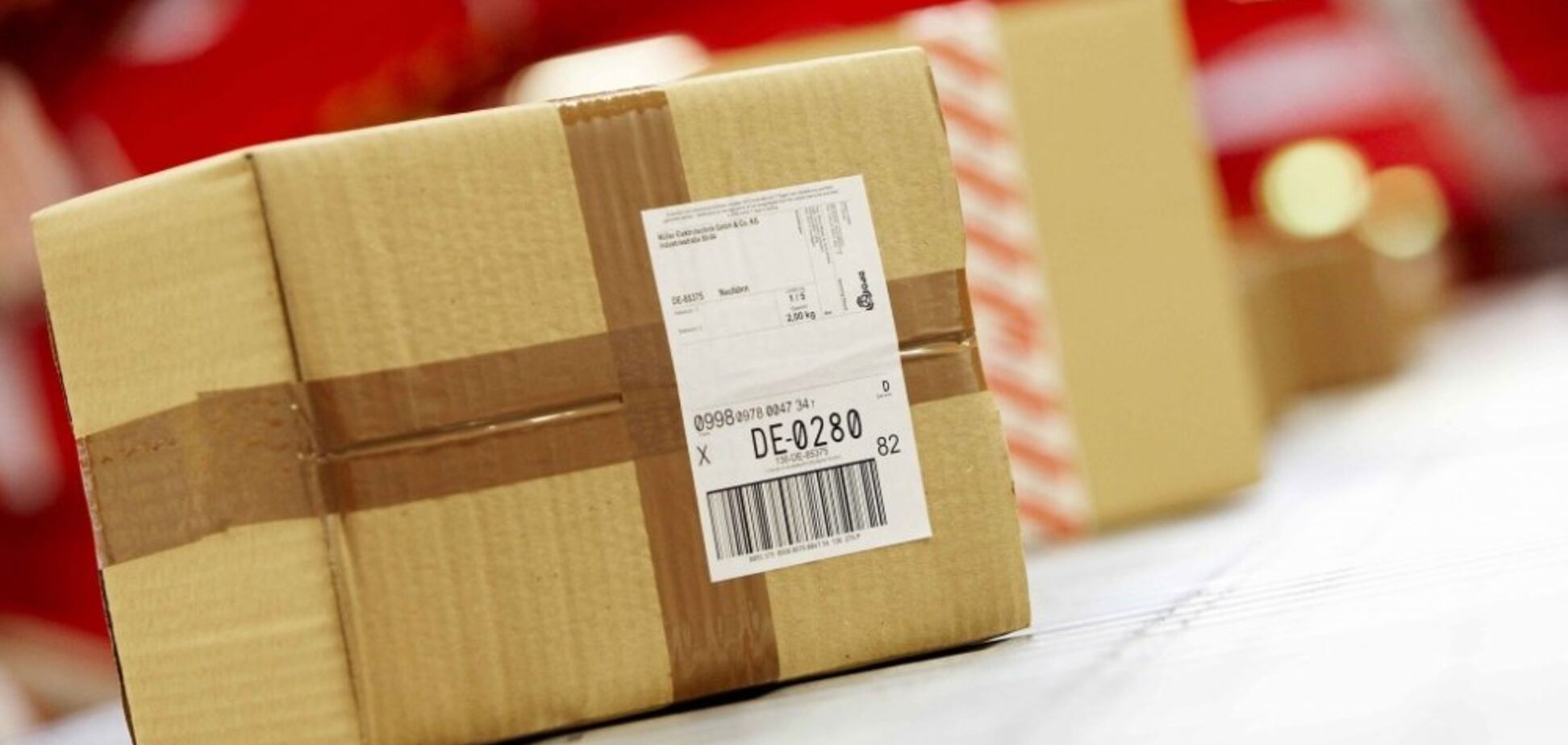 Закордонні посилки обкладуть податком: українців чекає неприємне ''нововведення''