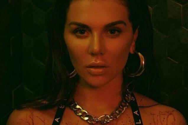 Пошлый клип Седоковой запретили на телевидении