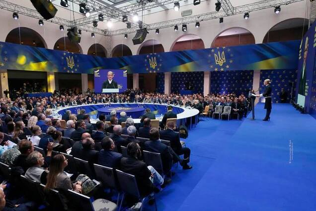 Вперше я почула, що і як треба робити Україні, щоб встановити мир на Донбасі