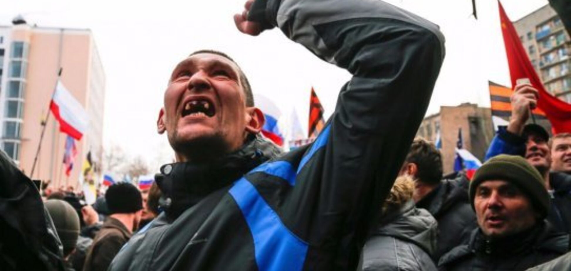 ''Идейных давно перемололи'': экс-айдаровец рассказал, кто сейчас воюет на Донбассе