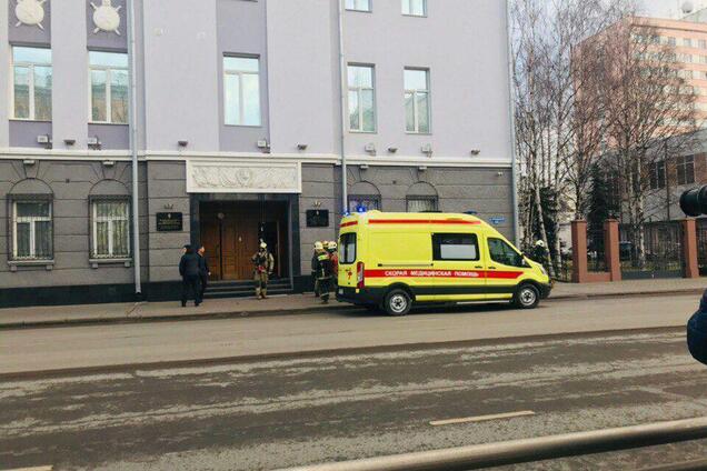 В России прогремел взрыв у здания ФСБ: есть погибший