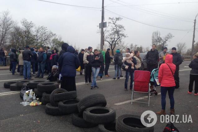 У Києві мешканці ЖК Войцеховського влаштували транспортний апокаліпсис: усі подробиці
