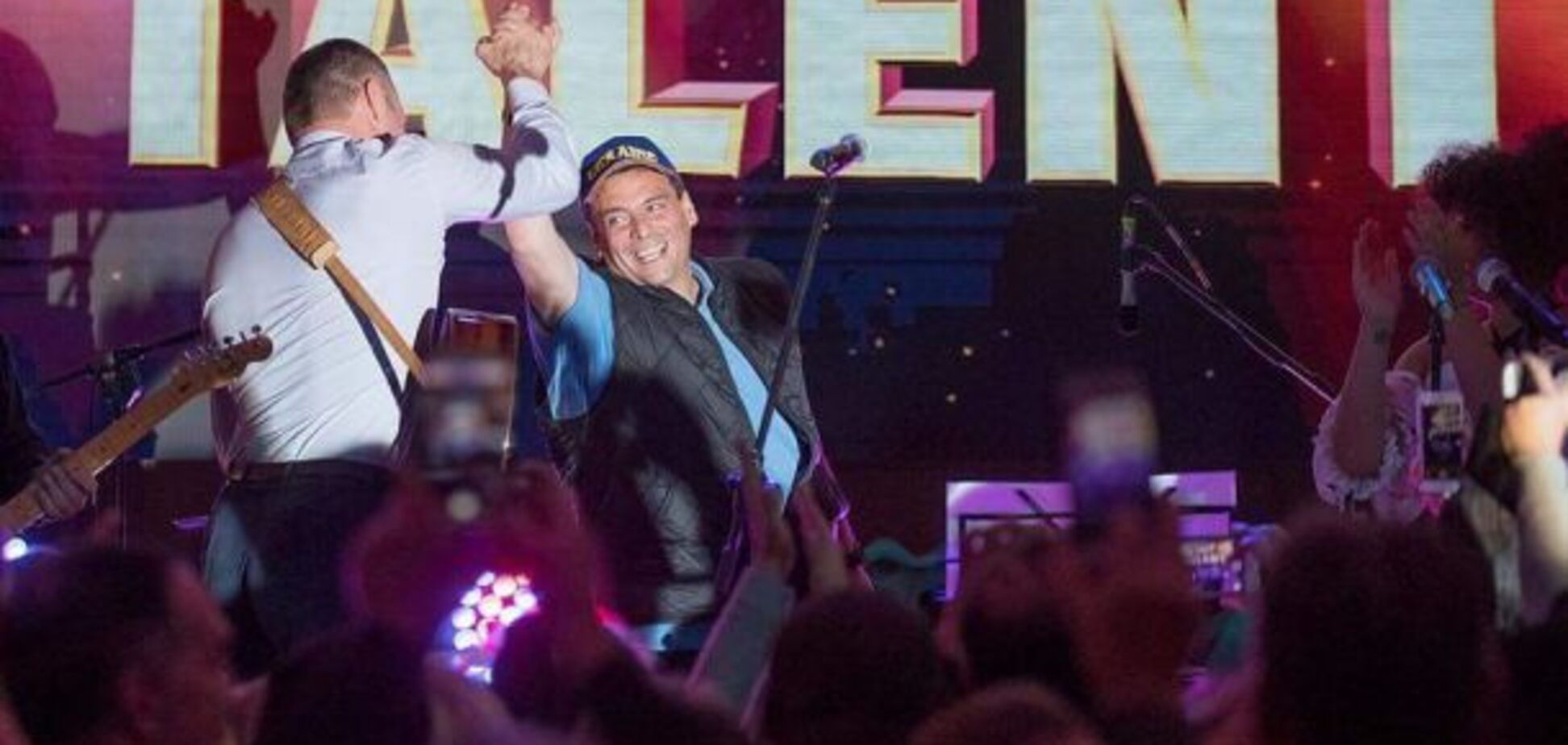 'Let it be': Кличко разом із президентом WBC заспівав світовий хіт