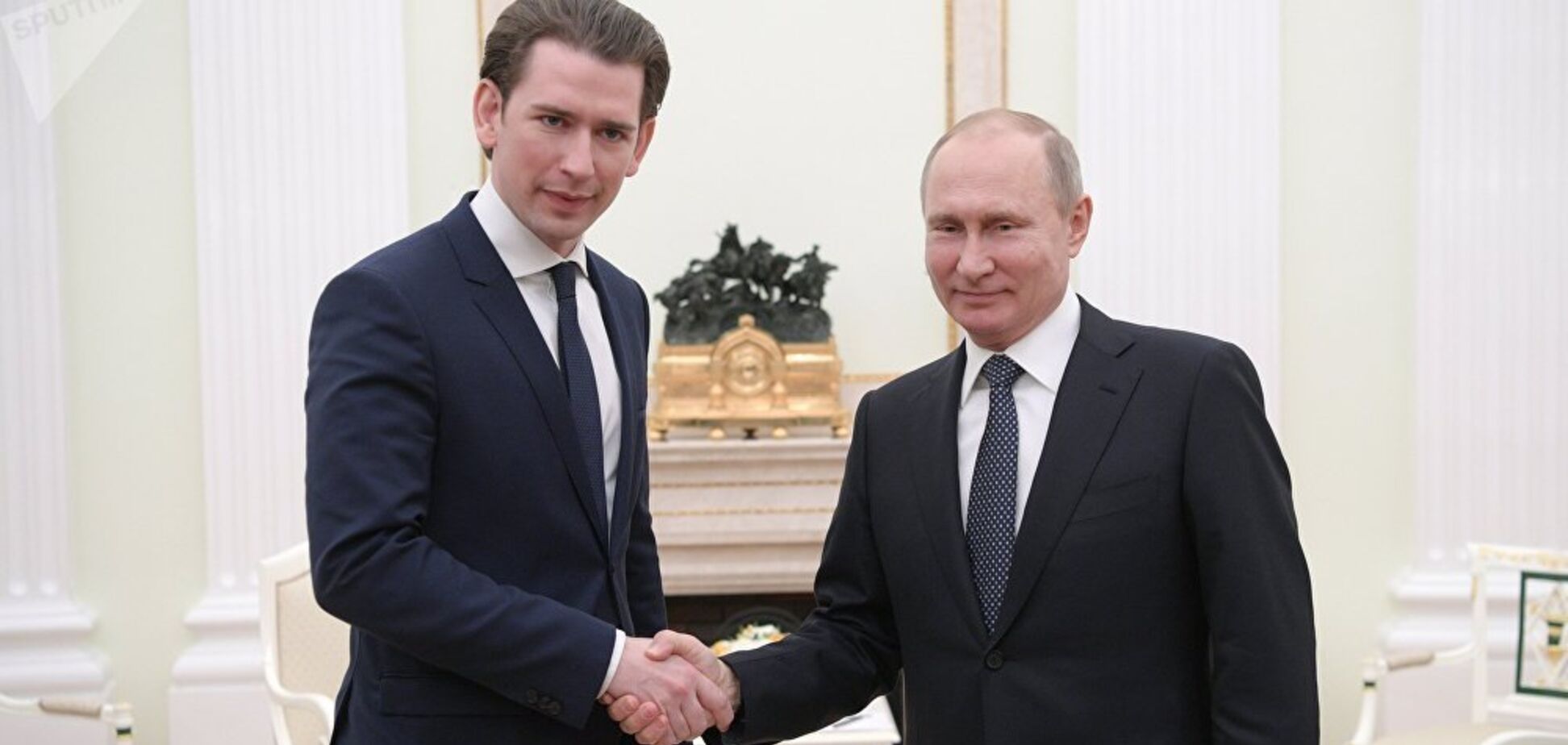 ''У вас курц справа!'' Путин опять попал в конфуз из-за роста