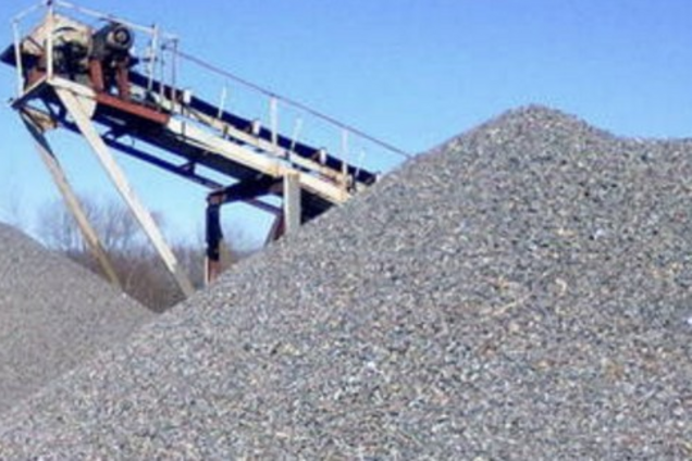 Поддержали оккупацию: украинскую компанию поймали на поставках щебня для Крымского моста