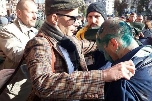 В Киеве побили и облили зеленкой депутата: все подробности