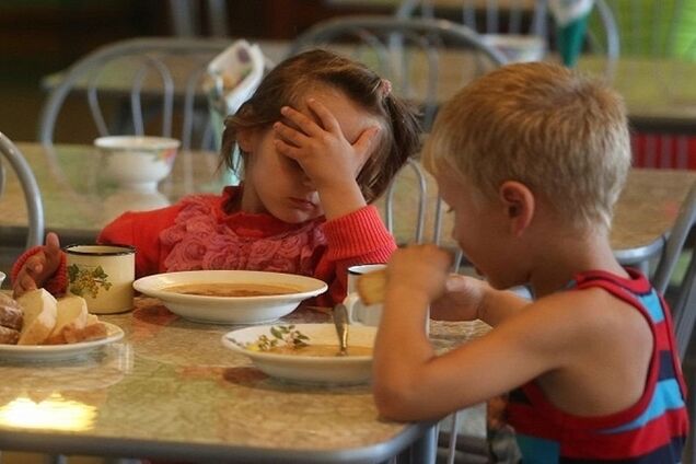 В детсаду под Хмельницким отравился 21 человек: что известно о ЧП