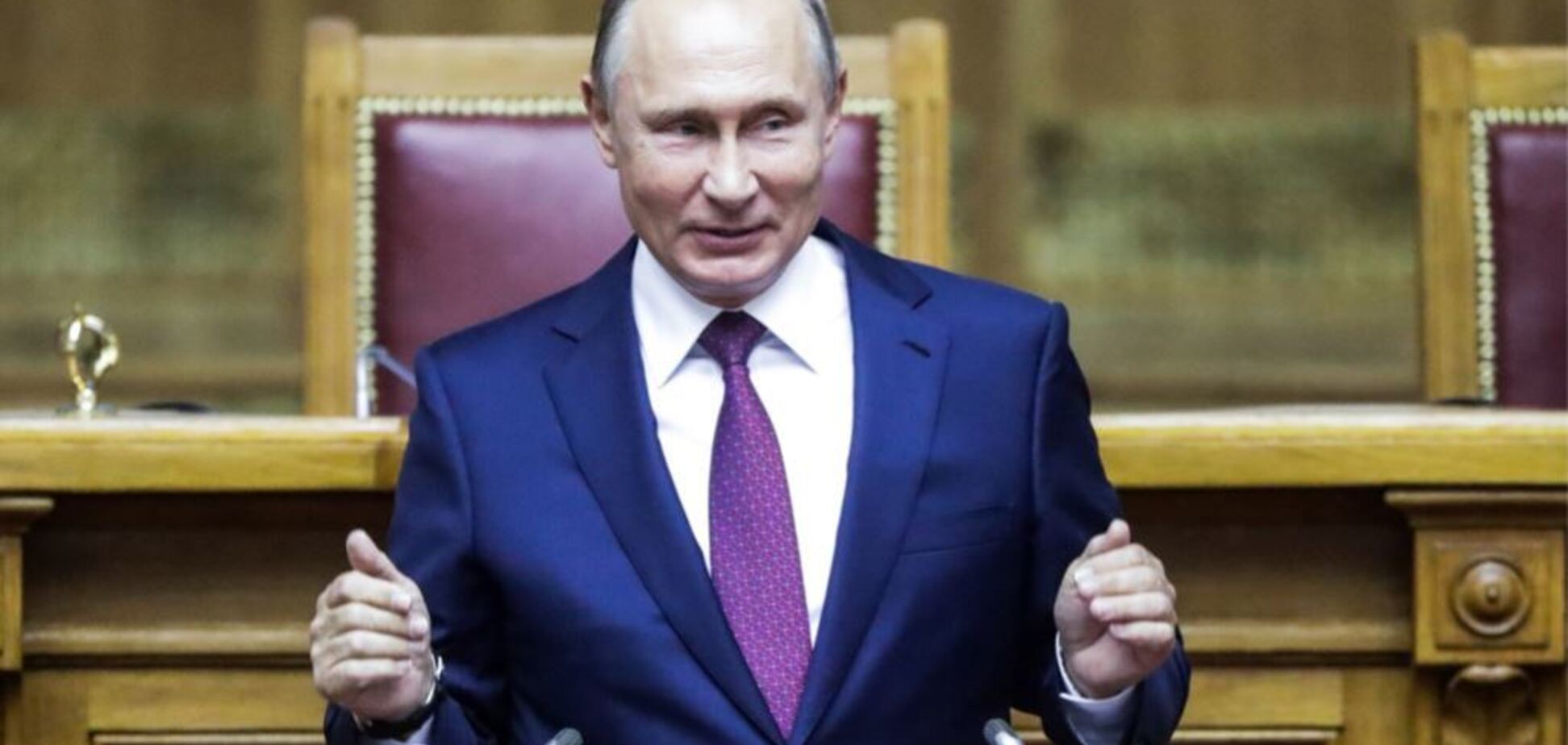 ''На пол-ладони'': сеть озадачил новый фокус Путина со внешностью