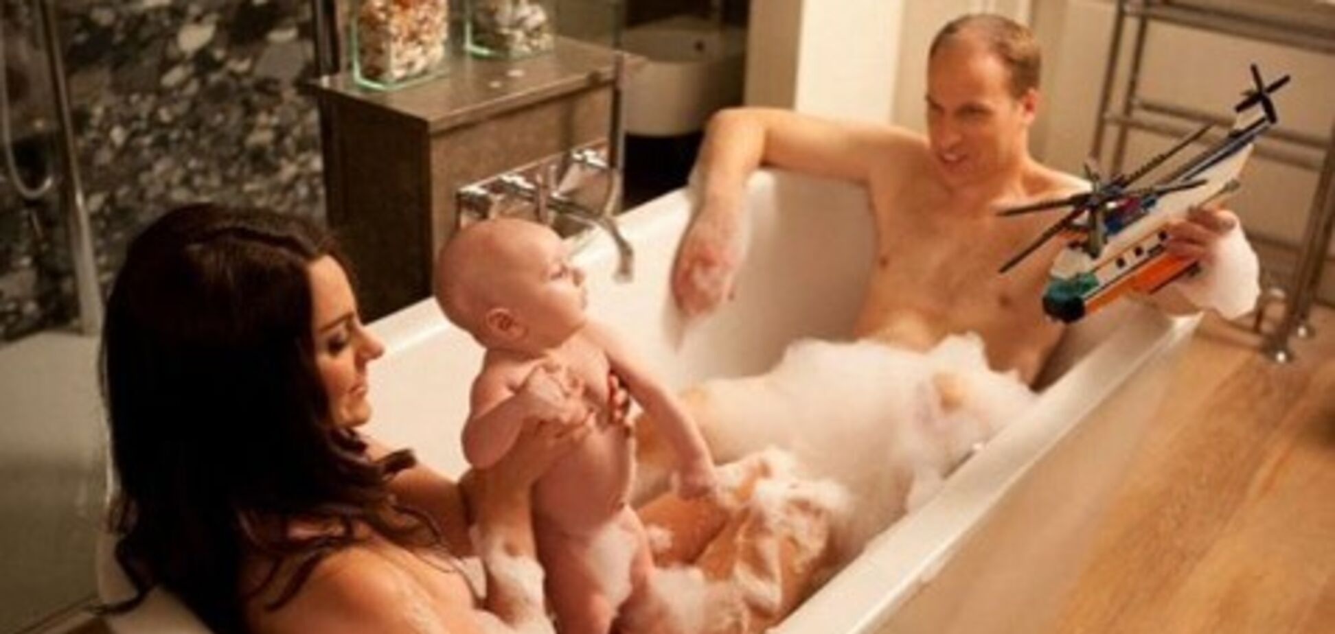 Семья нудистов [[[