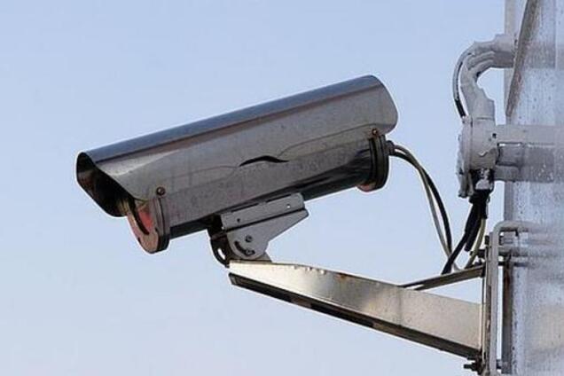 Может, увеличить штрафы и вернуть на дороги ГАИ?