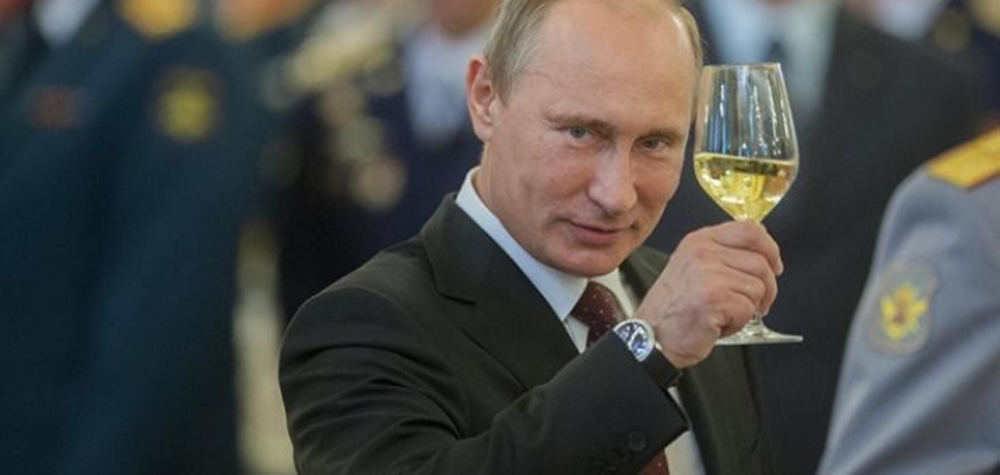 Путина с днем рождения поздравили американские истребители