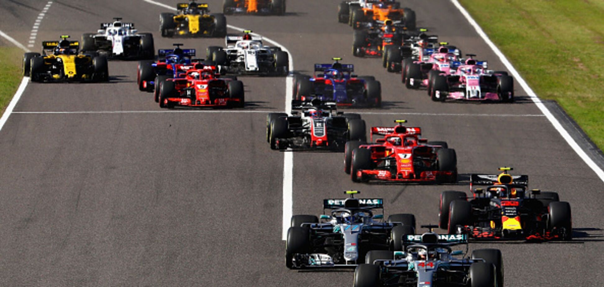 Формула-1: Феттель влаштував зіткнення на Гран-прі Японії