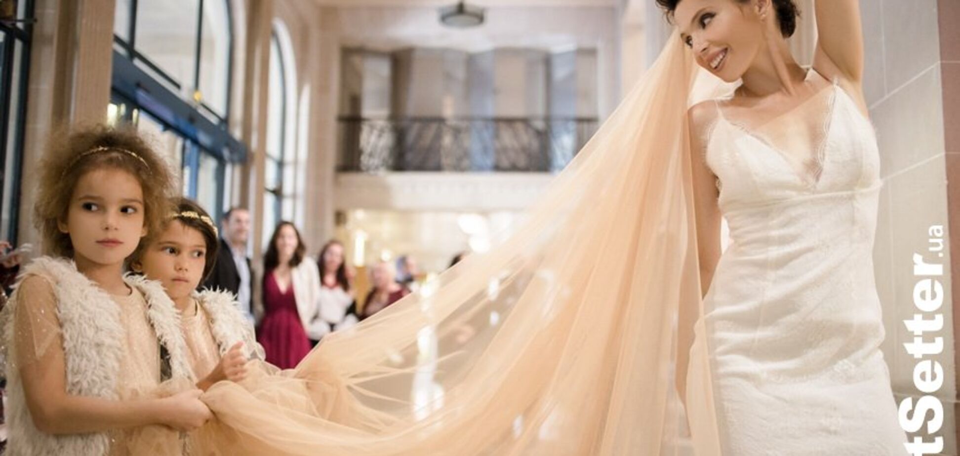 Відома українська письменниця вийшла заміж: зворушливі фото з весілля