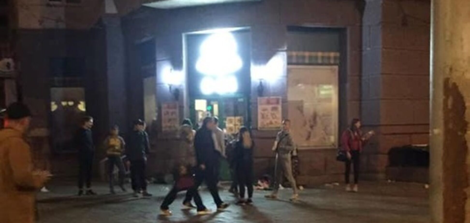 Флешмоб-пограбування у Києві: як дітей ''чіпляють на гачок''