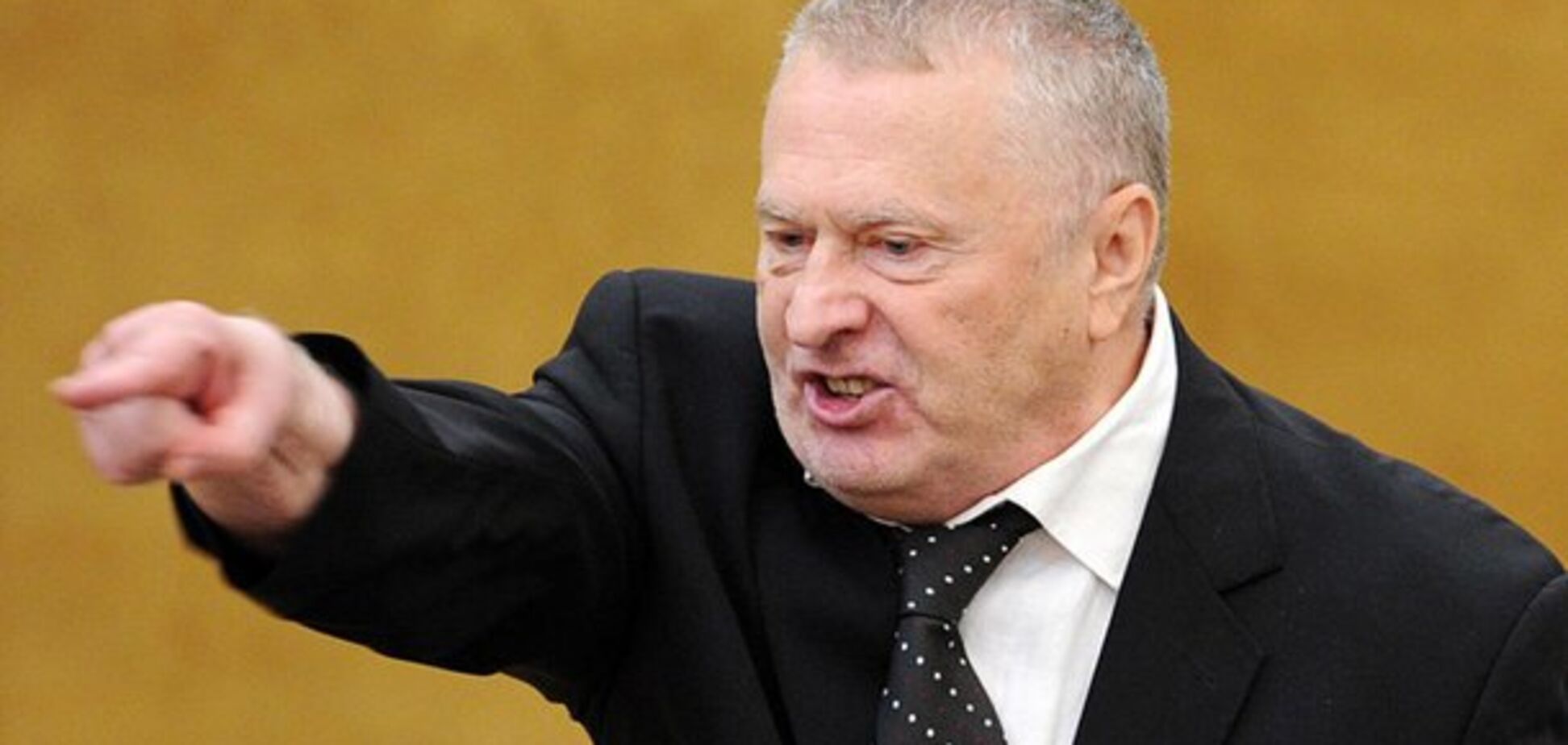 На четвереньки: Жириновский публично оконфузился на массовом мероприятии. Фото- и видеофакт