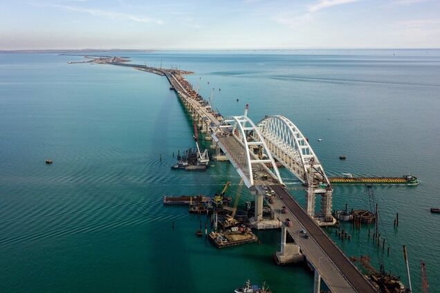 ''Обречен'': Крымскому мосту предрекли ''ледниковую'' катастрофу