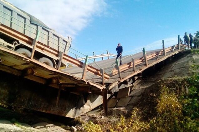 Другий за день: в Росії обвалився ще один міст