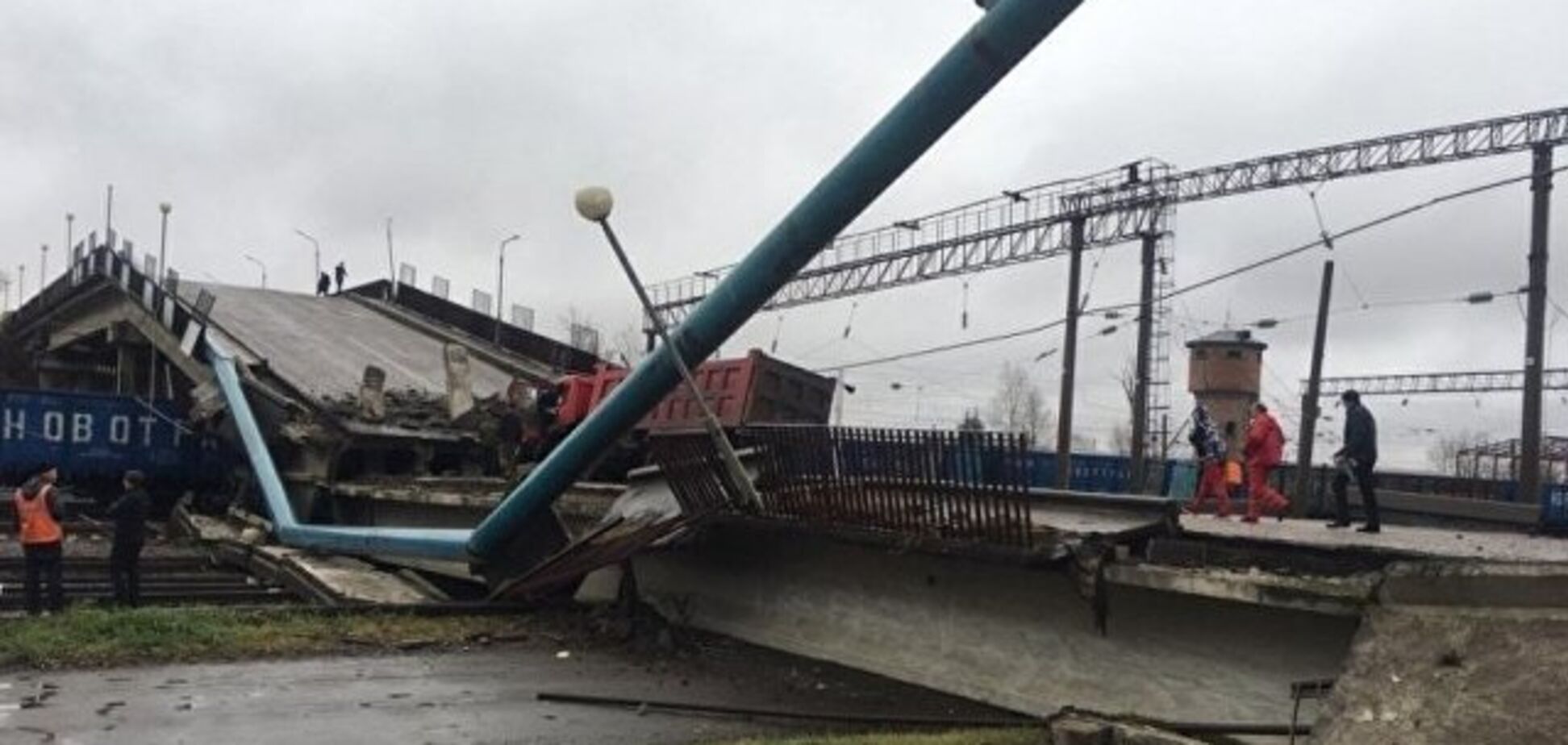 У Росії впав величезний ''мегаміст'': опубліковані відео і фото