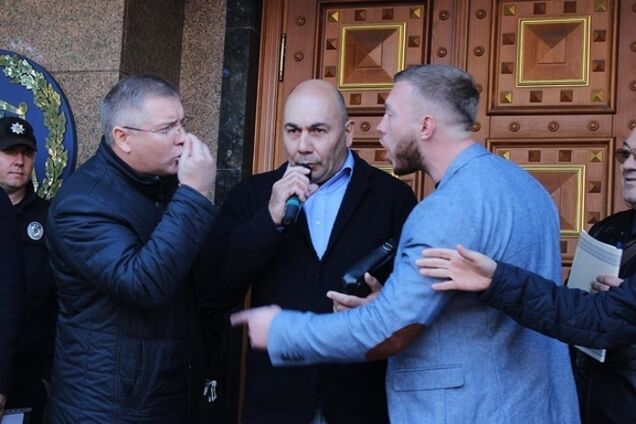 Хто за мера: спливли скандальні деталі про організаторів протестів у Черкасах